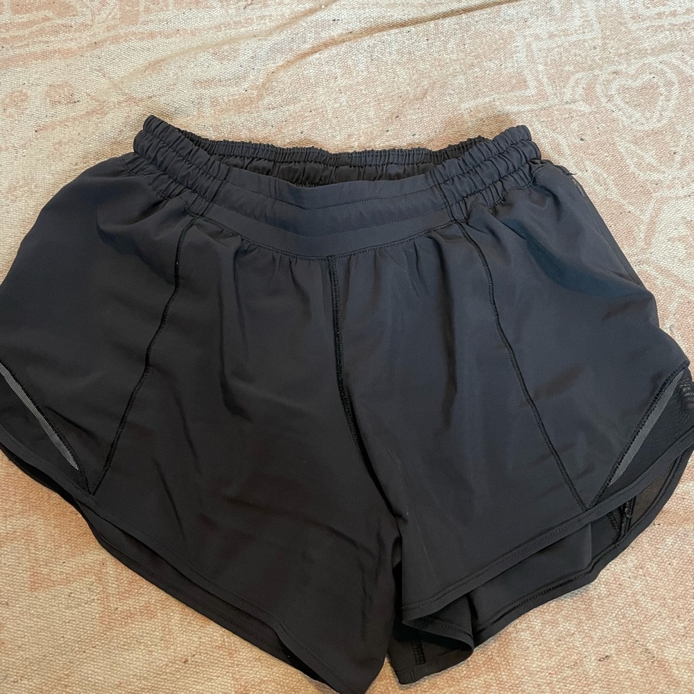 lulu lemon hotty hot shorts